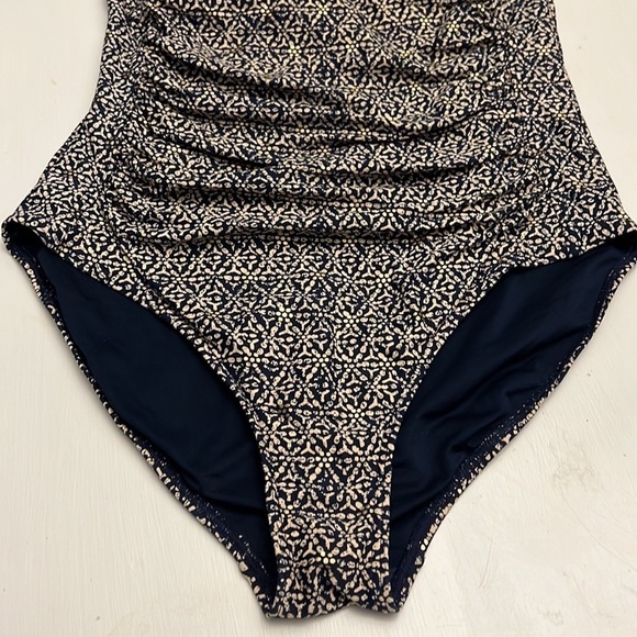 BOND EYE ONE PIECE SWIMSUIT Nip Tuck Shirred Maillot Stripe Size 8 - Picture 4 of 8